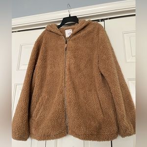 Women’s Fuzzy Sherpa jacket.